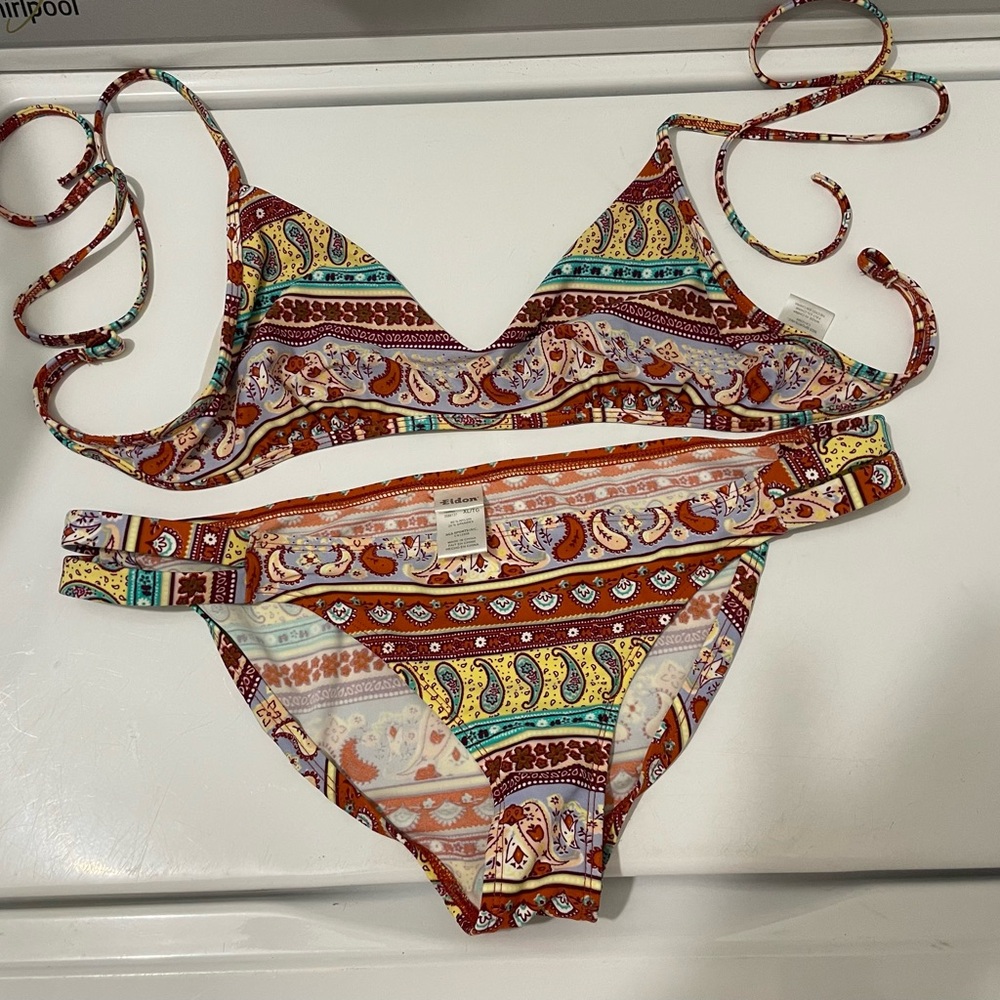 Eldon multi color Bikini 👙 Tag is XL but this is a size small.